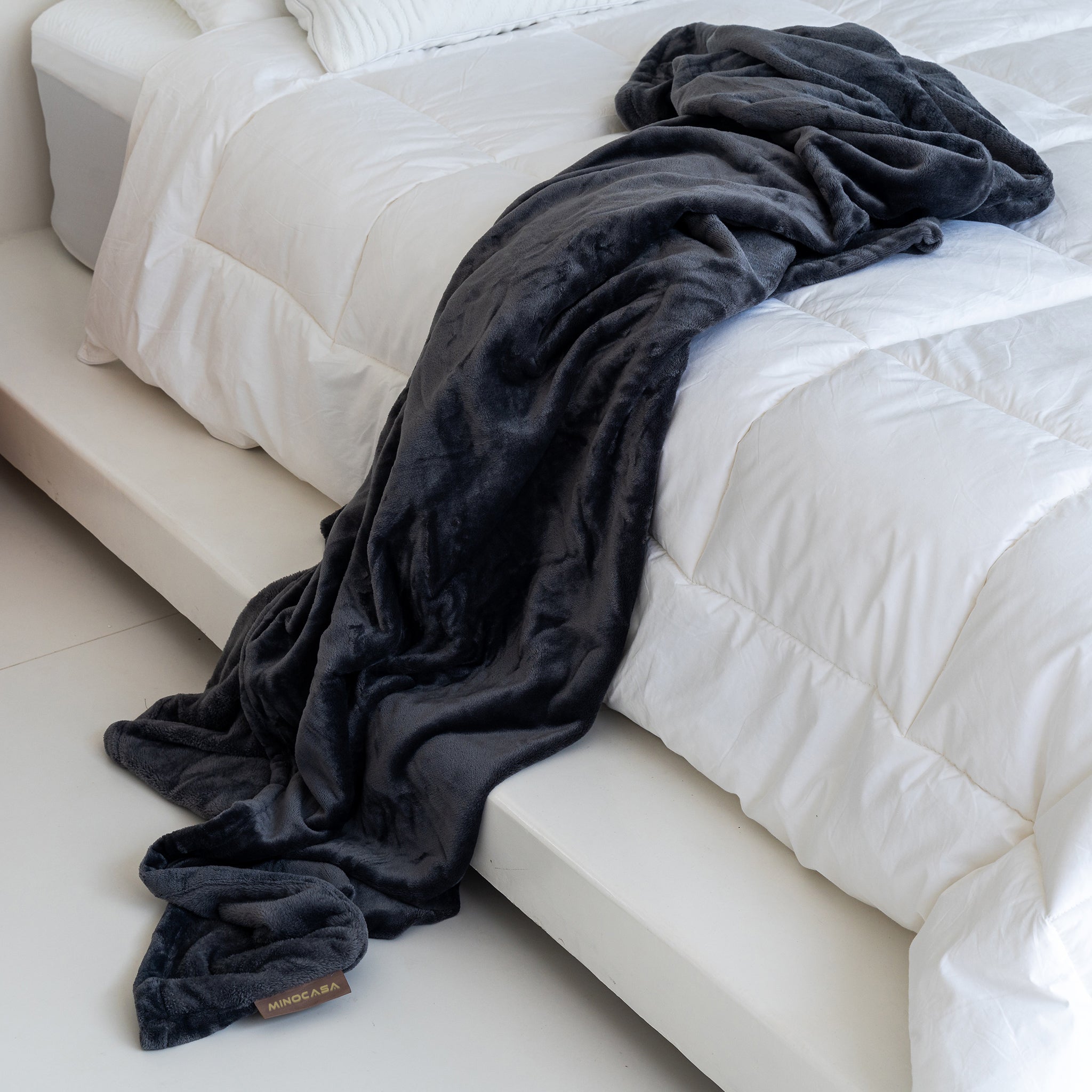Minocasa Flannel Fleece Oversized Throw Blanket on Thick Comforter