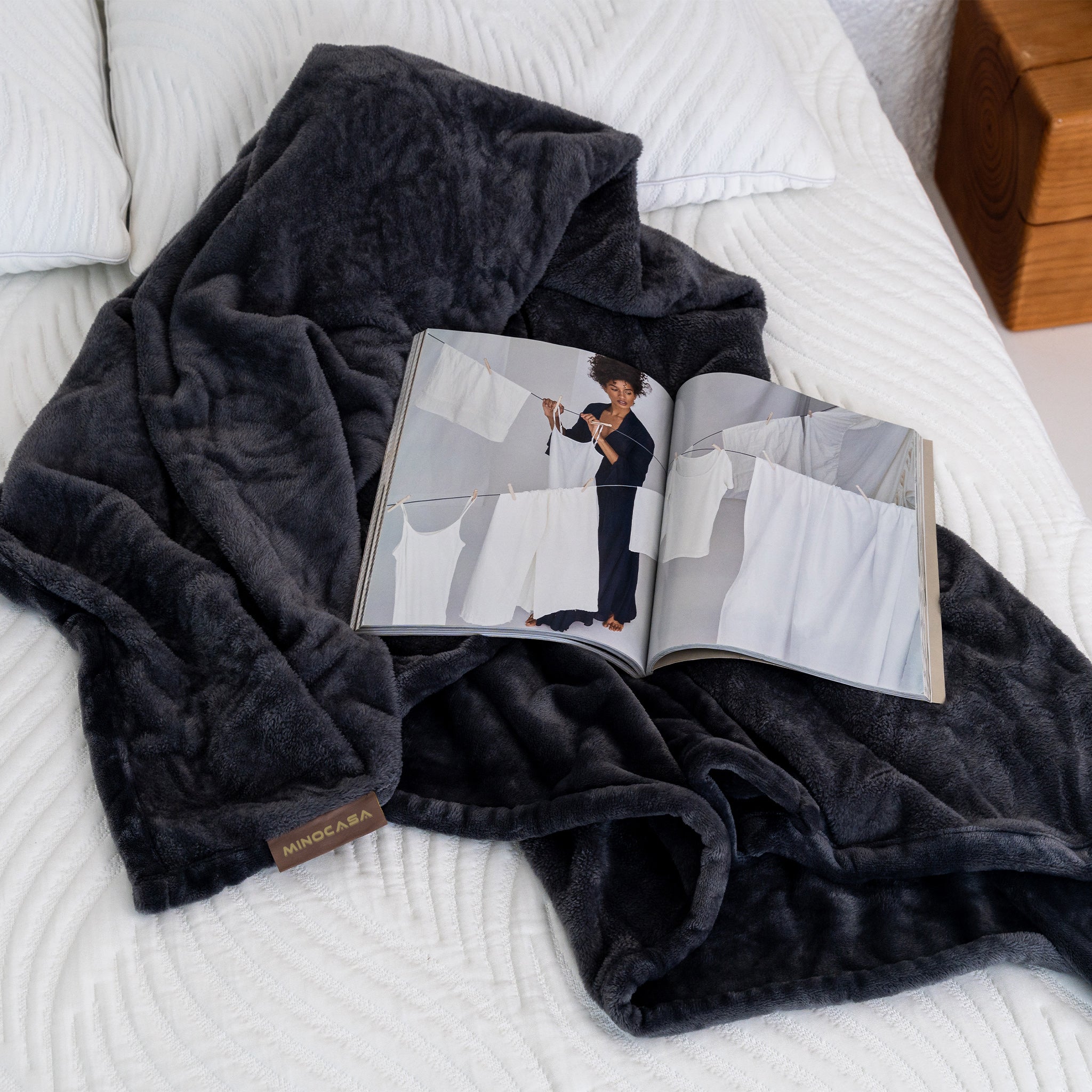 Minocasa Flannel Fleece Oversized Throw Blanket Dark Gray on Hybrid Mattress